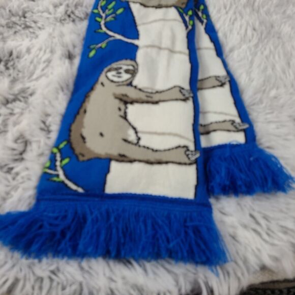Sloth Scarf Archie McPhee 71 Inches Like New! Warm Winter Accessories - Picture 5 of 5